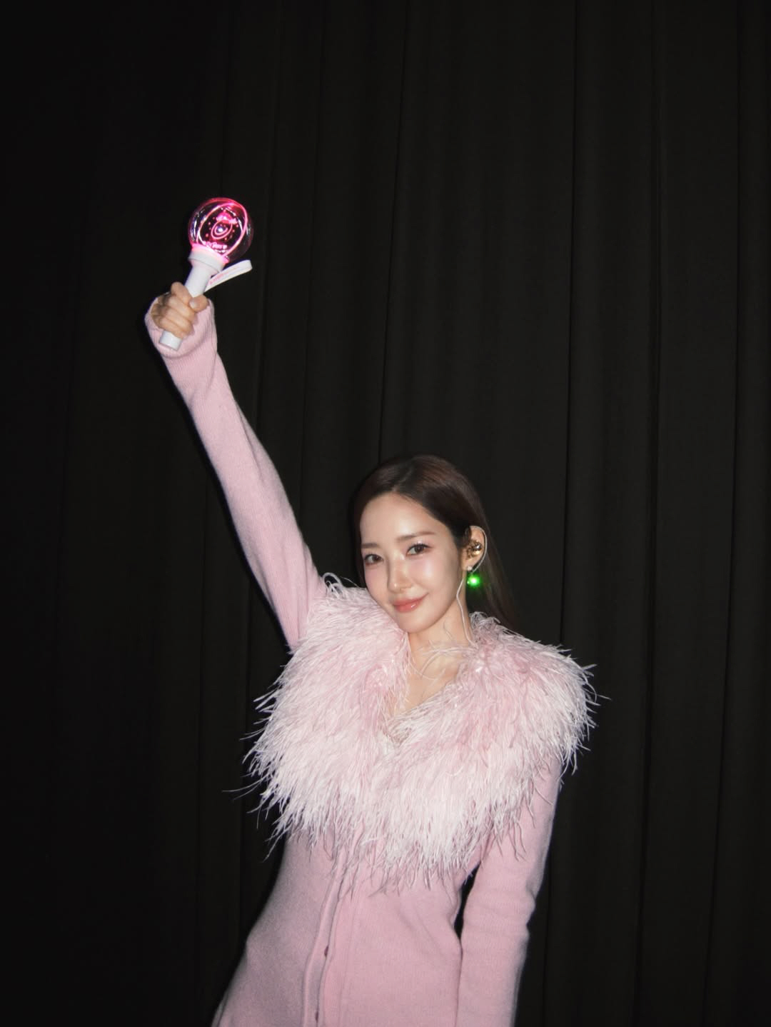 [SCin스타] '37kg 초마름' 박민영, 머리부터 발끝까지 '핑크'→…