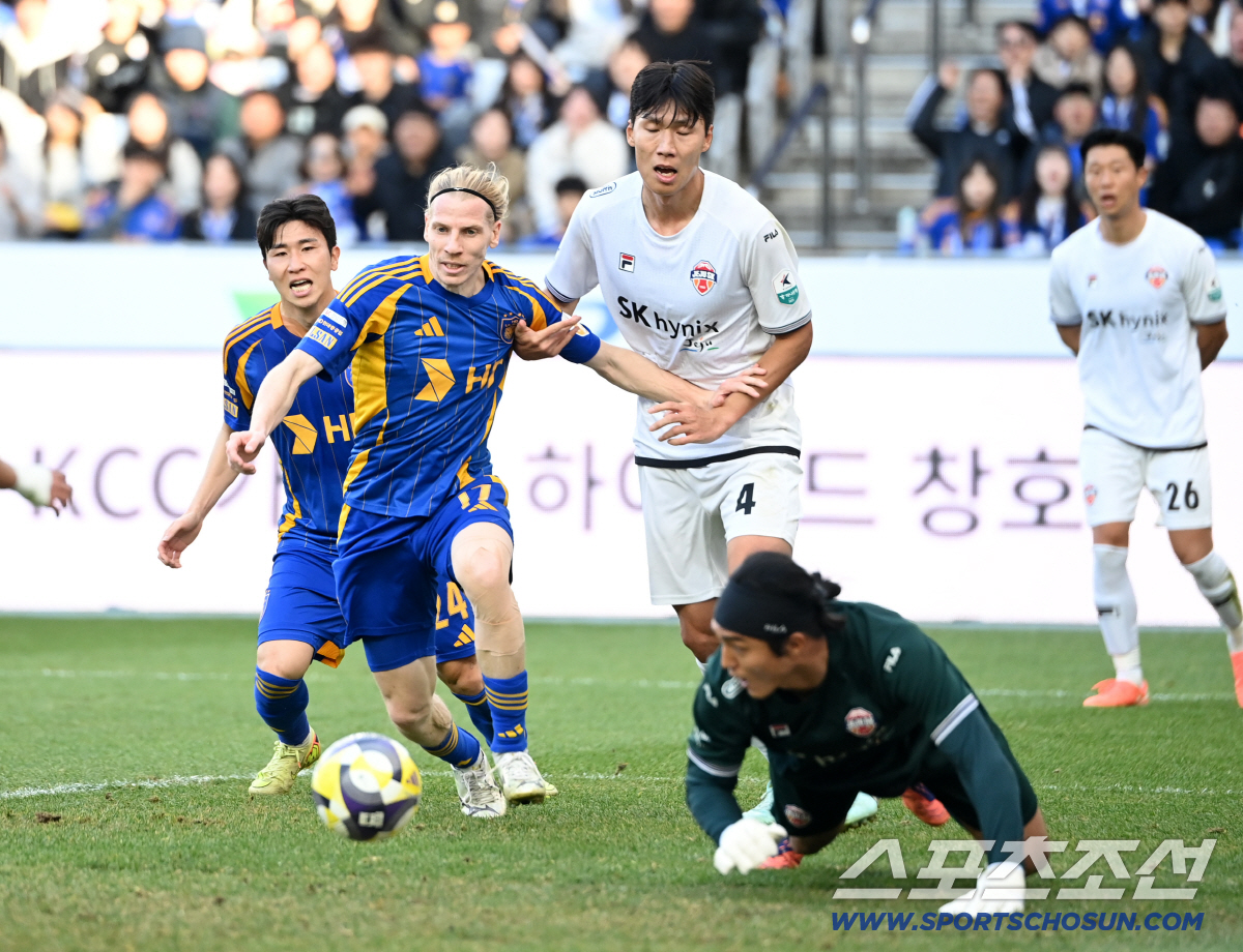 [포토] 루빅손, 찬스가 왔으면 잡아야지~