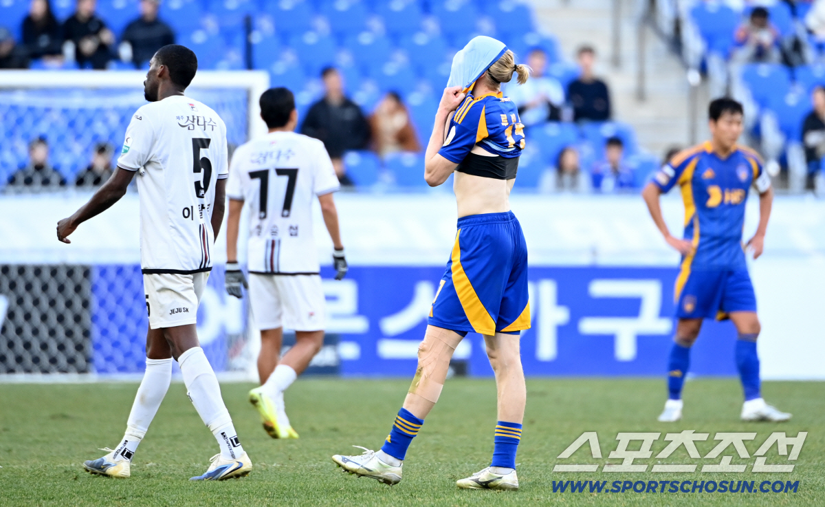 [포토] 패배에 얼굴 감싸쥔 루빅손