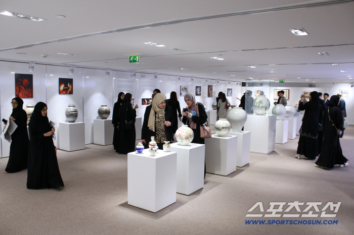 "불지핀 가마로 걸어들어갈 준비 끝났다" 토흔(土痕)의 창시자 도예가 이종능 회고전 개최