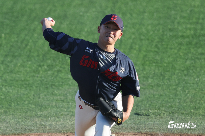 100구+1안타 완봉승! 데뷔 5년만, 26세 군필 투수 생애 최고의 날…