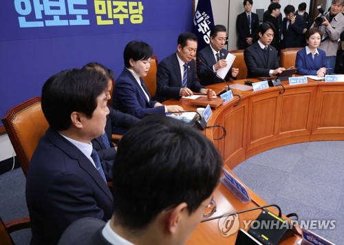 與 "진실 접근 제약…3大 특검 미진한 부분 모아 종합특검 검토"