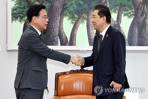 여야, 'D-1' 예산안 담판 돌입…"시한 내 반드시"·"포퓰리즘"