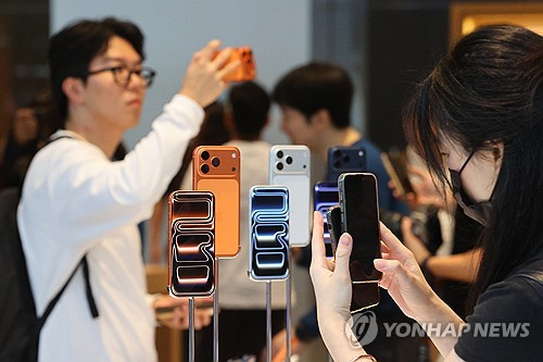 아이폰17 효과…애플 10월 점유율 24.2%로 사상 최고