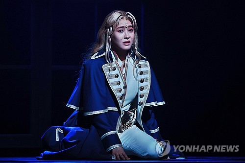 뮤지컬 배우 옥주현, 미등록 기획사 운영 혐의로 검찰 송치