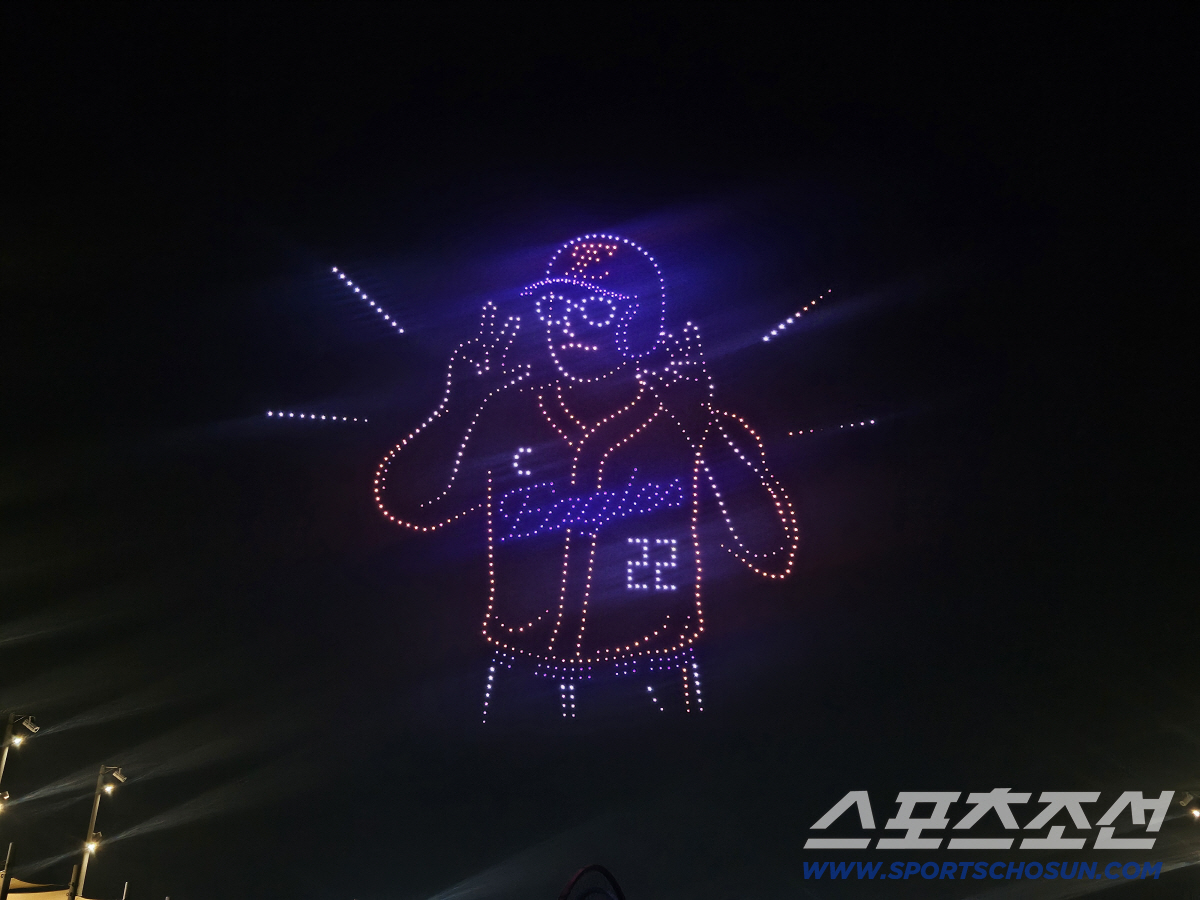 "40년간 사랑해주셔서 감사합니다"…대전 하늘 수놓은 한화의 품격, 역대…