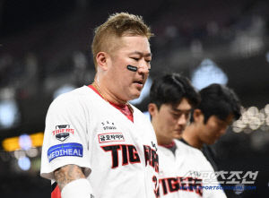 왜 최형우는 KIA의 최종 구애 외면했나…양현종도 삐걱, 진짜 돈 쓸 생각 없나