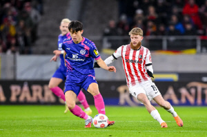 '홍명보호 초비상' 국대 10번 韓 축구 에이스, 초유의 강등 위기...0-4 대참사, 꼴찌 추락 '8경기 무승'