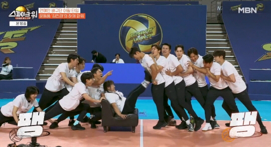 김민경, 배구계서도 인정..男 7명 밀어낸 괴물 하체 "꼭 필요한 인재"…