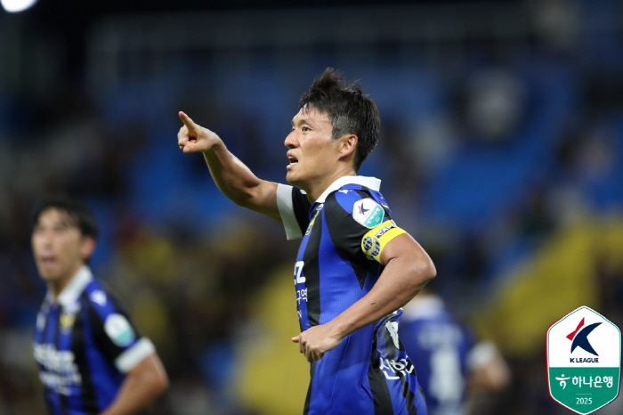 '무고사, 제르소, 이명주...' K리그2 베스트11, '11명 중 6명…