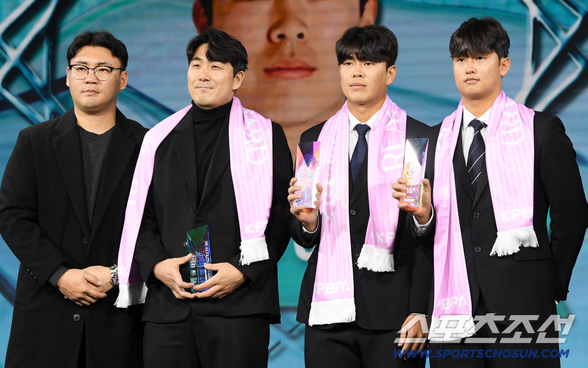 [포토] 이승현-조이현-강건 'KT 위즈 미래'