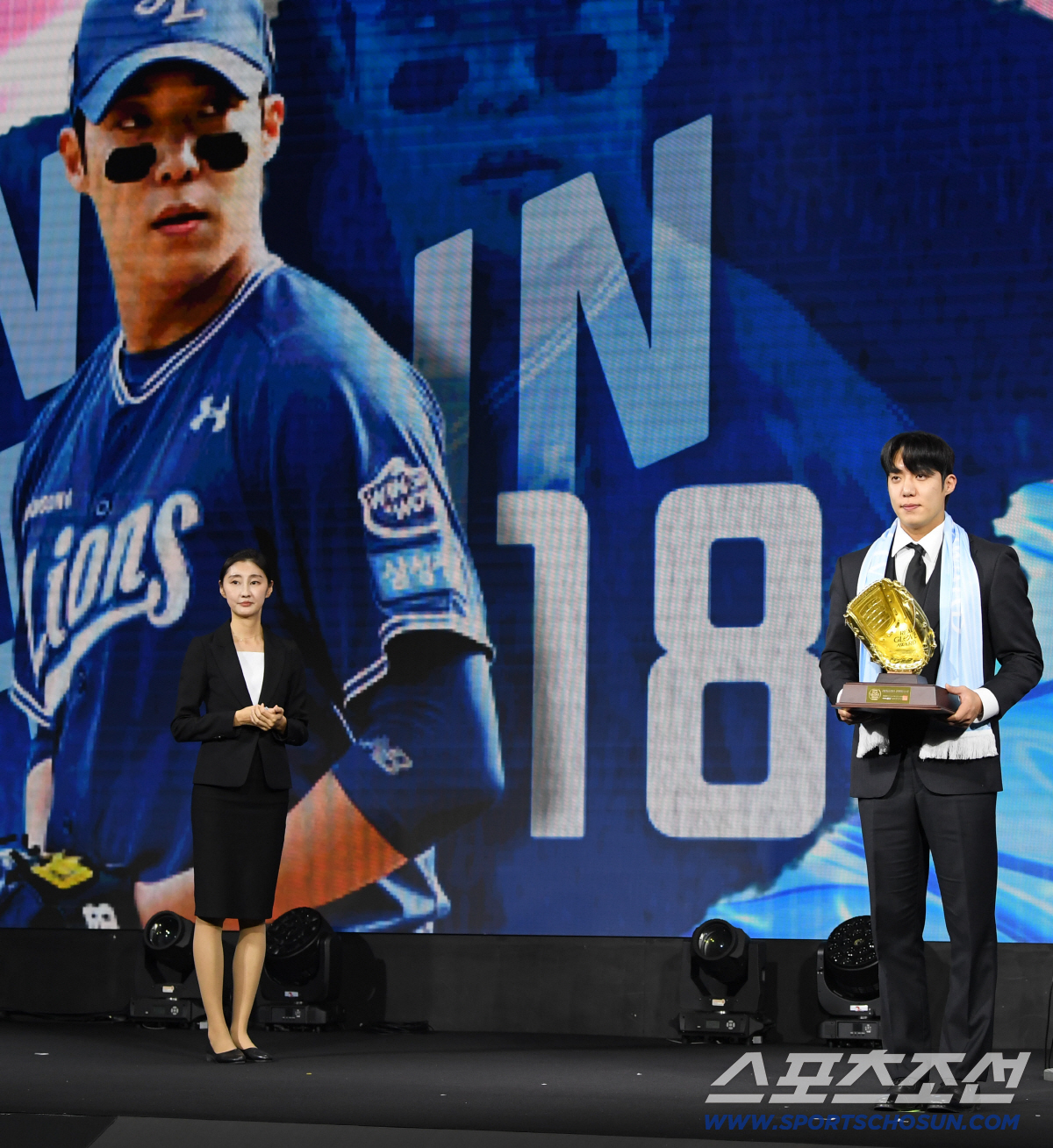 [포토] 리얼글러브 어워드 선발투수 부문 수상자 삼성 원태인