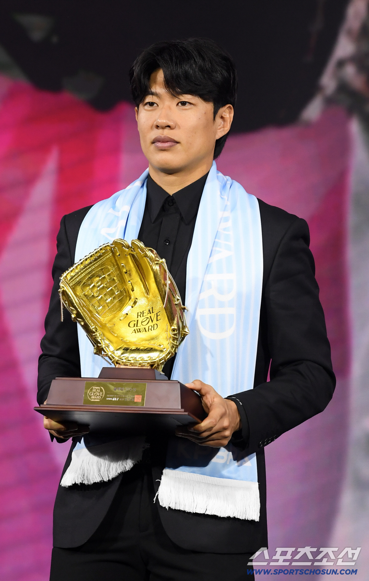 "나 보고 포기하지 말길" 송성문, 올해의 선수 영광…'베스트 배터리' …