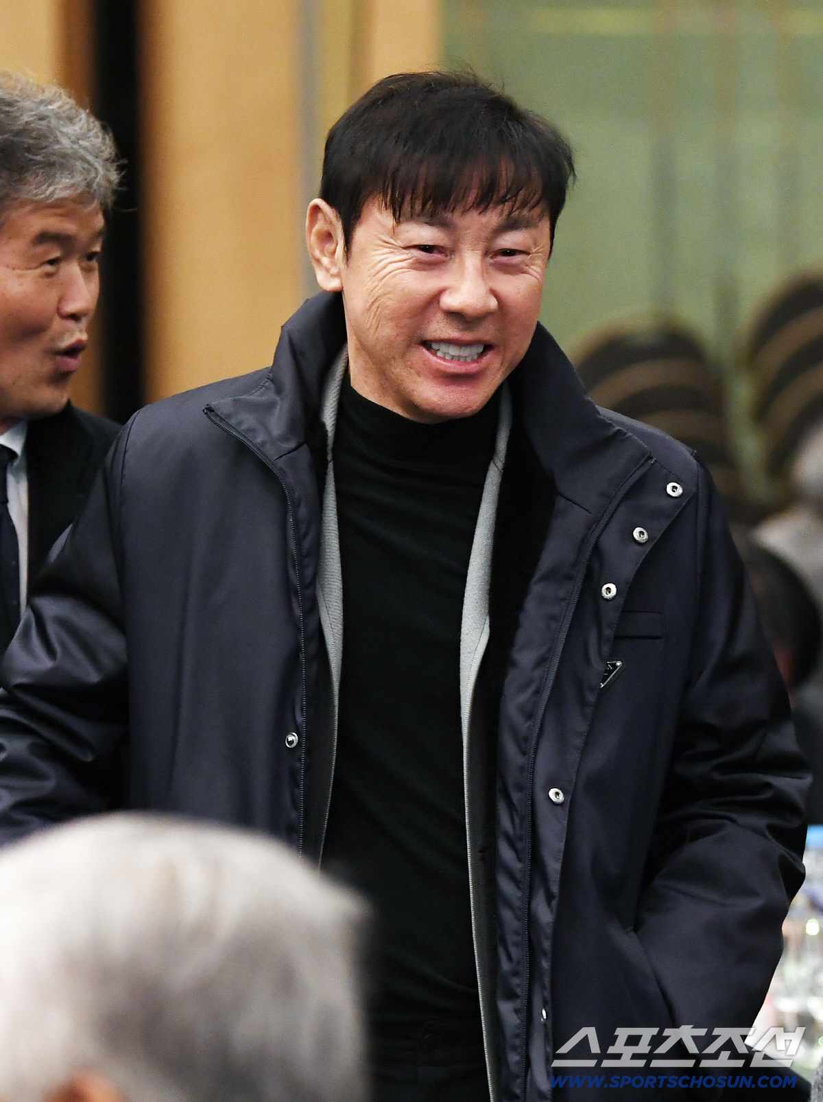 [포토] 신태용 전 감독, 밝은 얼굴로 K리그 시상식 참석