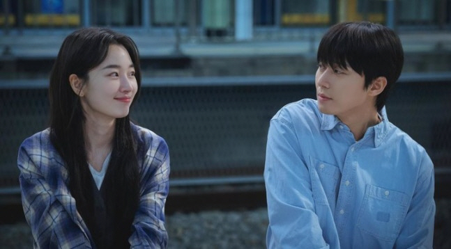 “박서준=뿌리 깊은 나무·원지안=촛불”  ‘경도를 기다리며’ 제작진, 캐…