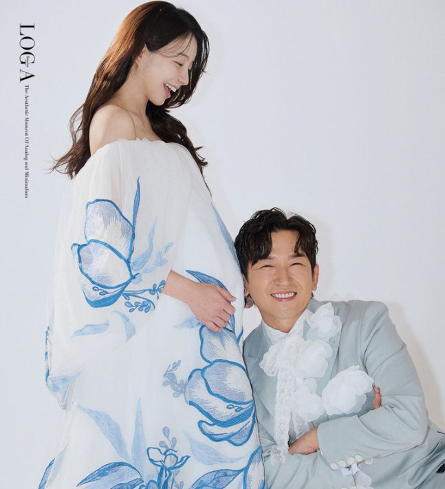 [SCin스타] 신화 이민우, ♥만삭 예비신부와 촬영한 첫 가족사진… “…