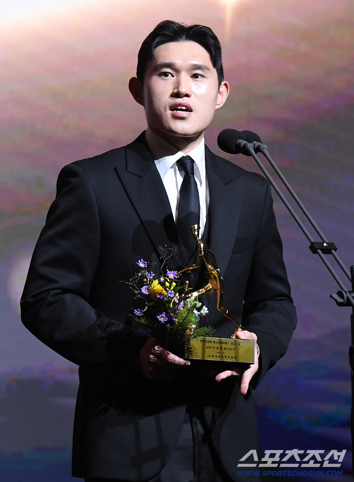 [K리그 대상]'미친 왼발' 이동경→'별중의 별' MVP 영예, '첫 해…