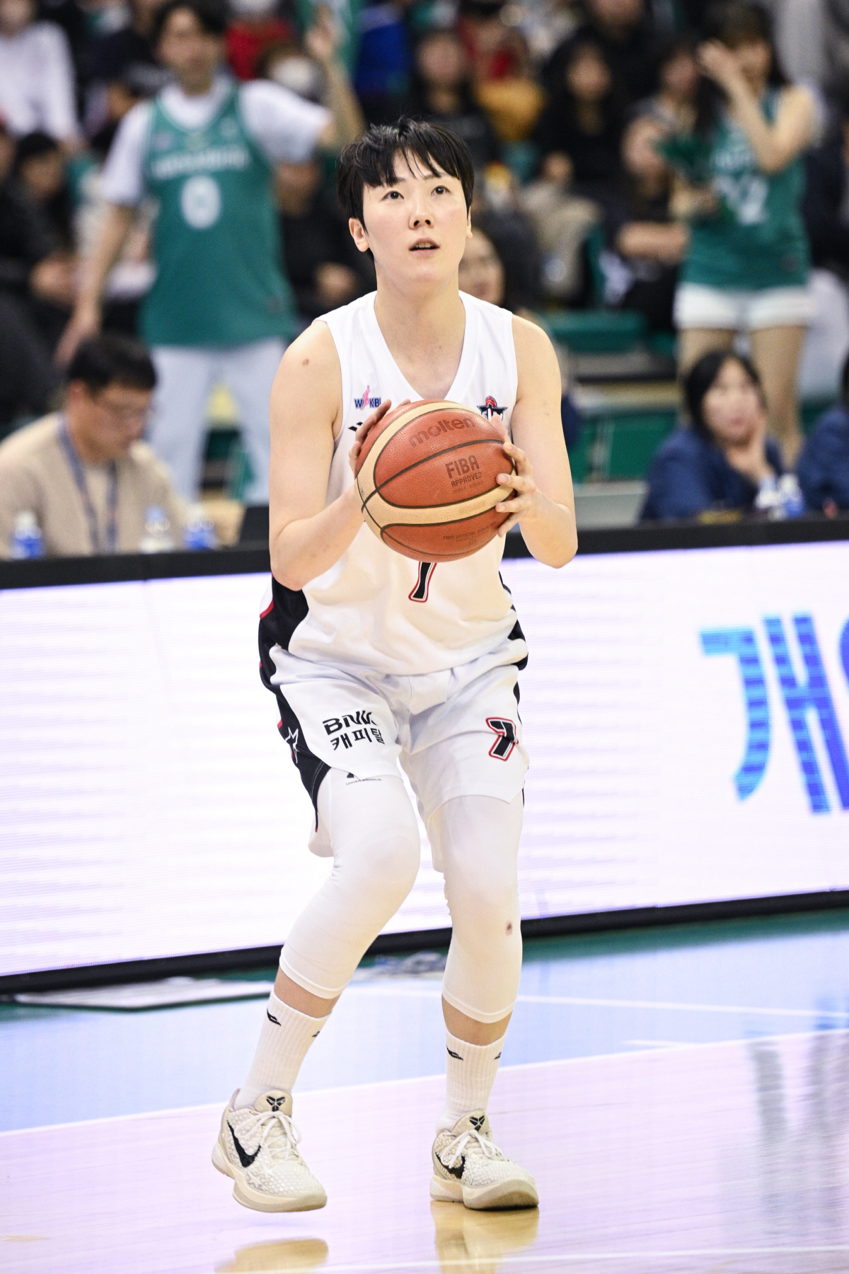 [현장리뷰]'진안+사키 34득점 합작' 하나은행 돌풍 美쳤다, '디펜딩 …