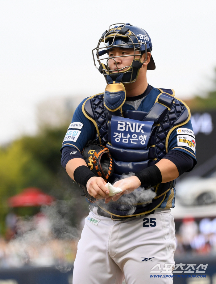 "쌀 때 빨리 잡아둬라" 韓 최정상 찍은 선배의 극찬, 이미 이 선수의 시대가 찾아왔다