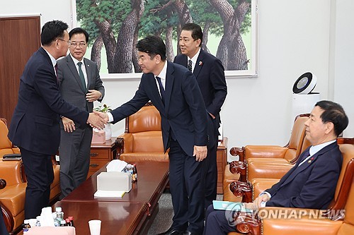 여야, 예산안 '디데이' 맞춰 전격 합의…"오후 본회의서 처리"