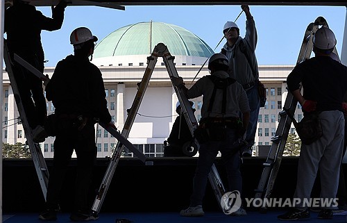 비상계엄 1년…국회 곳곳서 '빛의 민주주의' 주제로 기억행사
