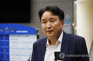 김영환 충북지사, 스마트팜사업 관련 수뢰후부정처사 혐의 입건