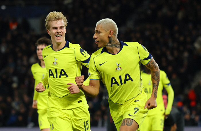 역대급 비판 폭발! "토트넘 파멸로 이끈다"→"위기인 것 깨달아야" 프랭크의 어긋난 사랑? SON 뒤이을 에이스 후보의 몰락