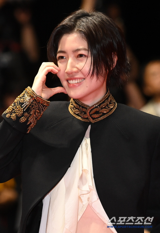 [공식] 심은경 또 일냈다..日영화 '여행과 나날'로 싱가포르국제영화제 …