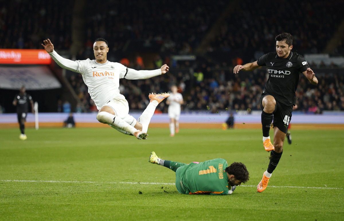 "과르디올라의 취업 사기" 단숨에 끝난 주전 희망, 5개월 만에 이적 결…