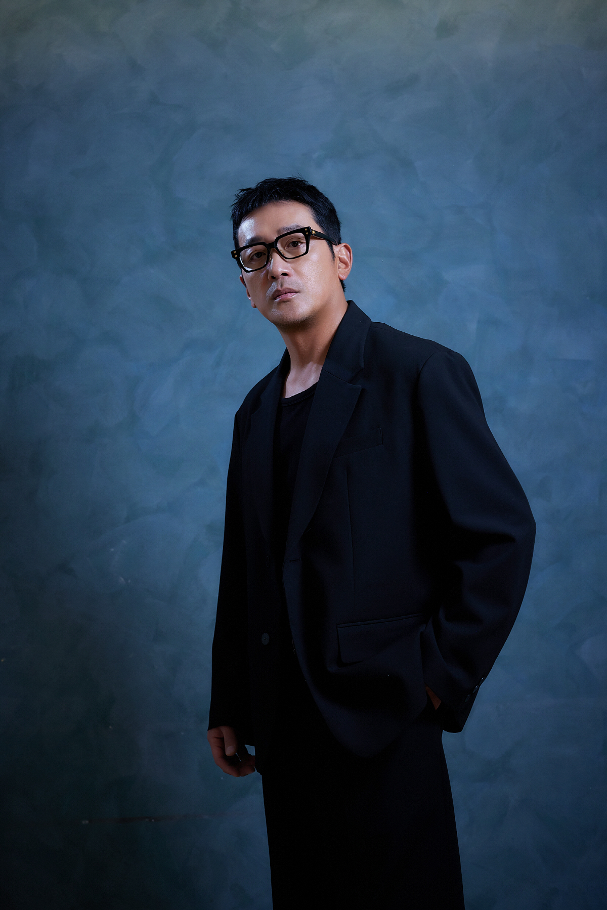 [인터뷰①] '윗집 사람들' 하정우 "그냥 '섹스 코미디' 아냐, 끝까지…