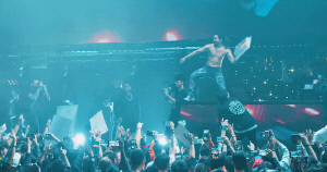 파라다이스시티 '크로마 키', 정상급 EDM 무대 선보여