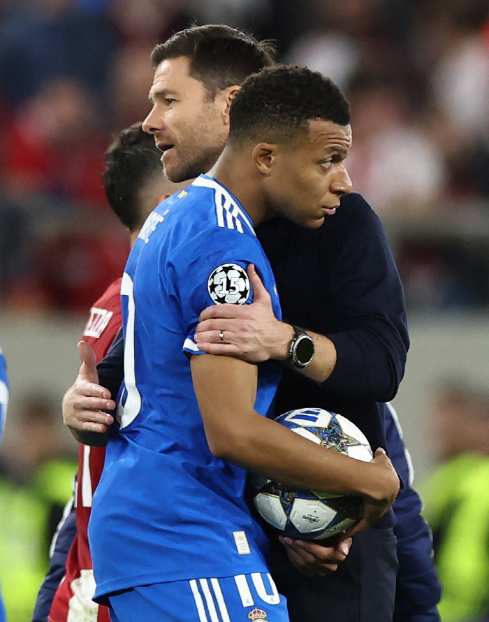 "충격" 부임 6개월 만에 경질 위기, 비니시우스와 불화설→최악의 경기력…