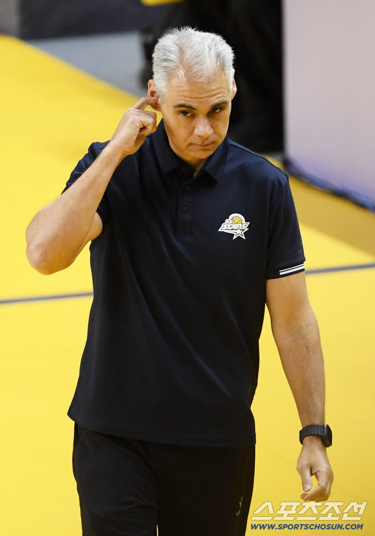 "60개 넘는 공 때리고, 1주일 2경기는 무리 갈 수도" KB 주포 비…