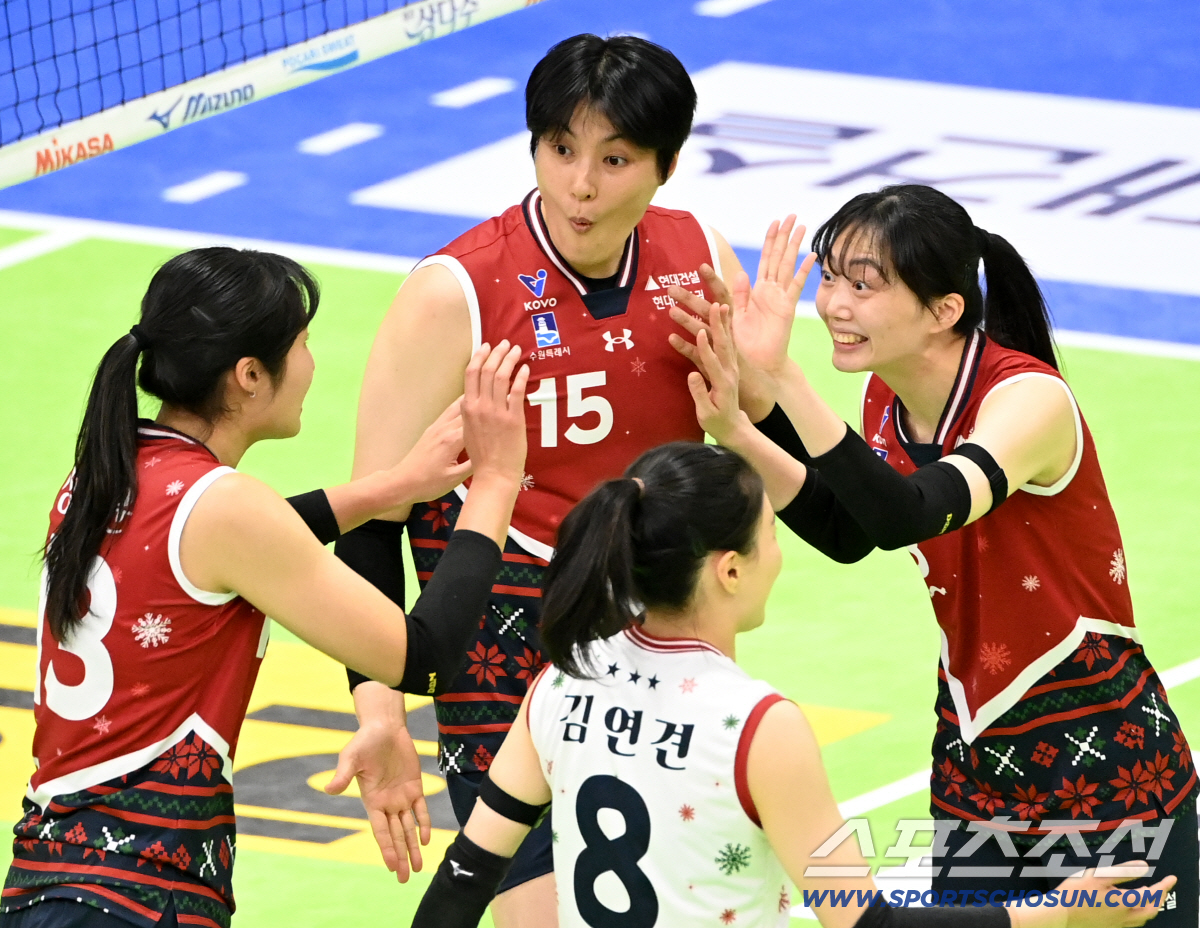 [포토] 김희진-김다인, 정지윤 득점에 활짝!