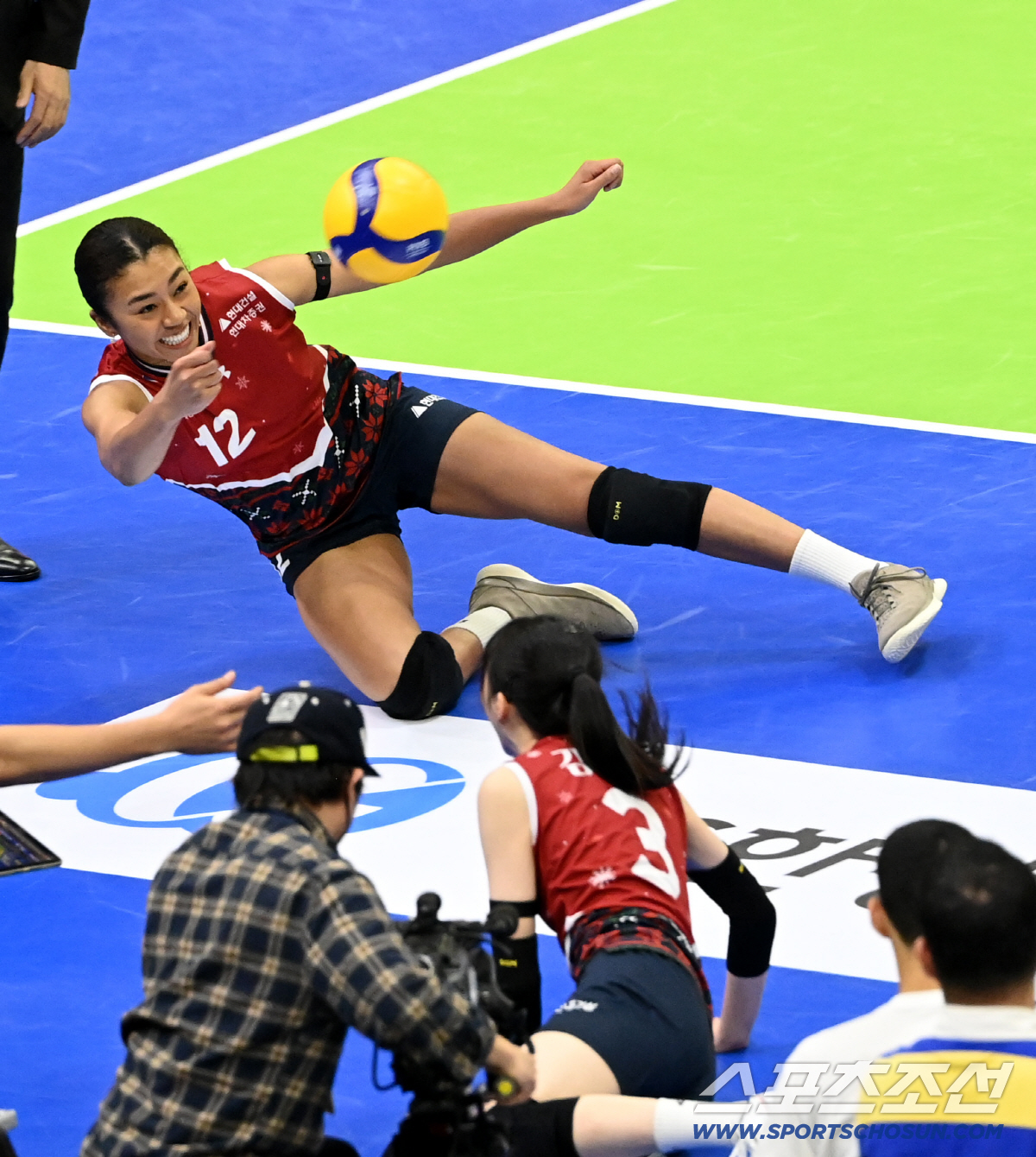 [포토] 자스티스, 이건 무조건 살려야지