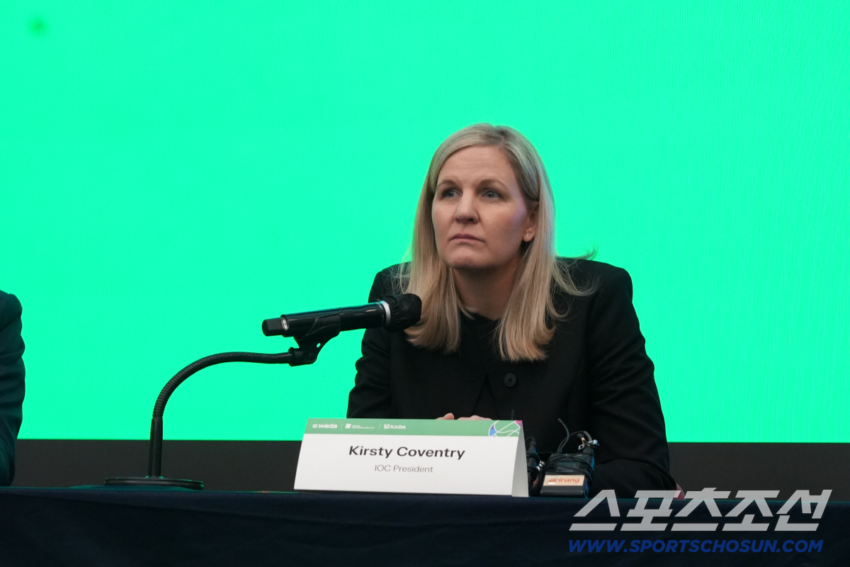 '첫 방한'코번트리 IOC위원장,전주올림픽 질문에 "한국정부 의지 확인.…