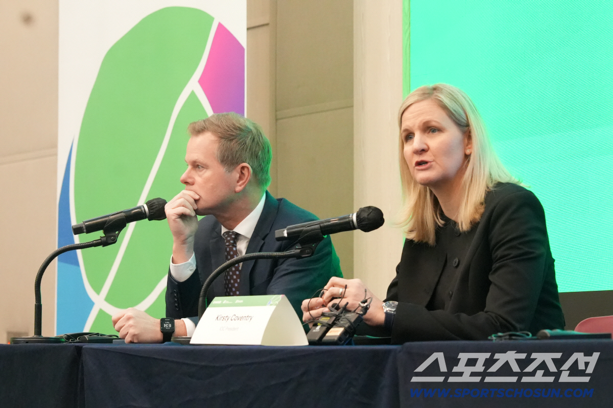 '첫 방한'코번트리 IOC위원장,전주올림픽 질문에 "한국정부 의지 확인.…