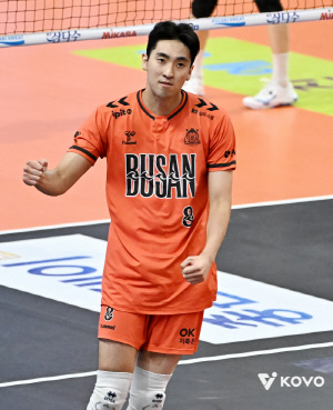 나이 서른에 배구에 눈떴다…배구도사가 바라본 2m1 거포의 눈물겨운 성장기 