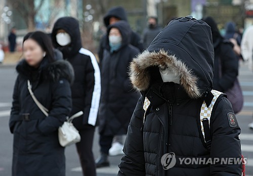 강추위에 낮 기온도 0도 안팎…서해안 최대 10㎝ 폭설