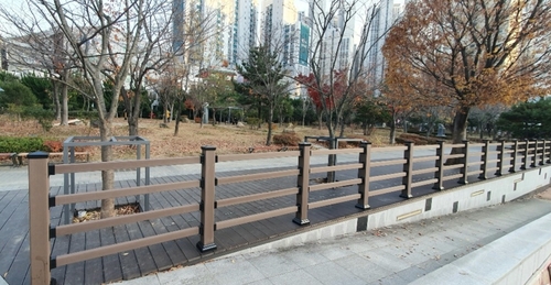 부산진구, 커피박 재활용한 친환경 데크 설치로 순환경제 실천