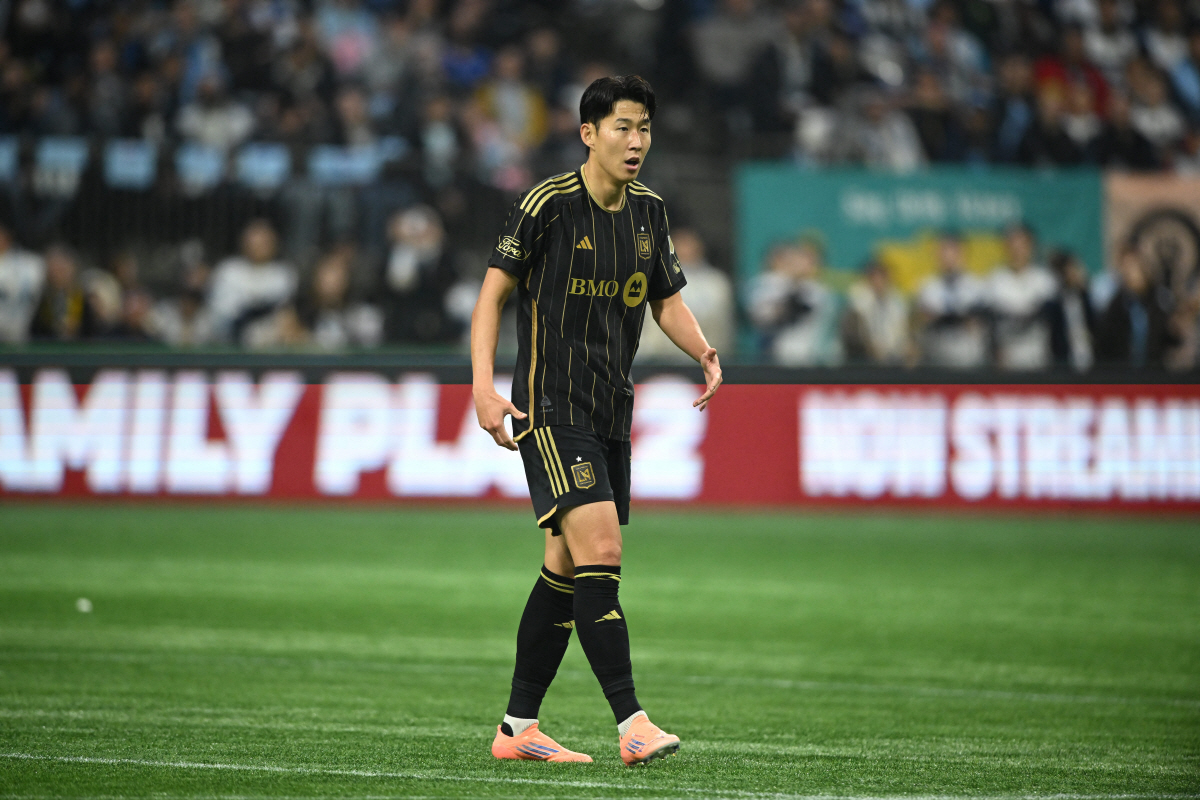 '멀티골 작렬+통한의 실축' 손흥민 꺾은 뮐러의 밴쿠버, MLS '오피셜…