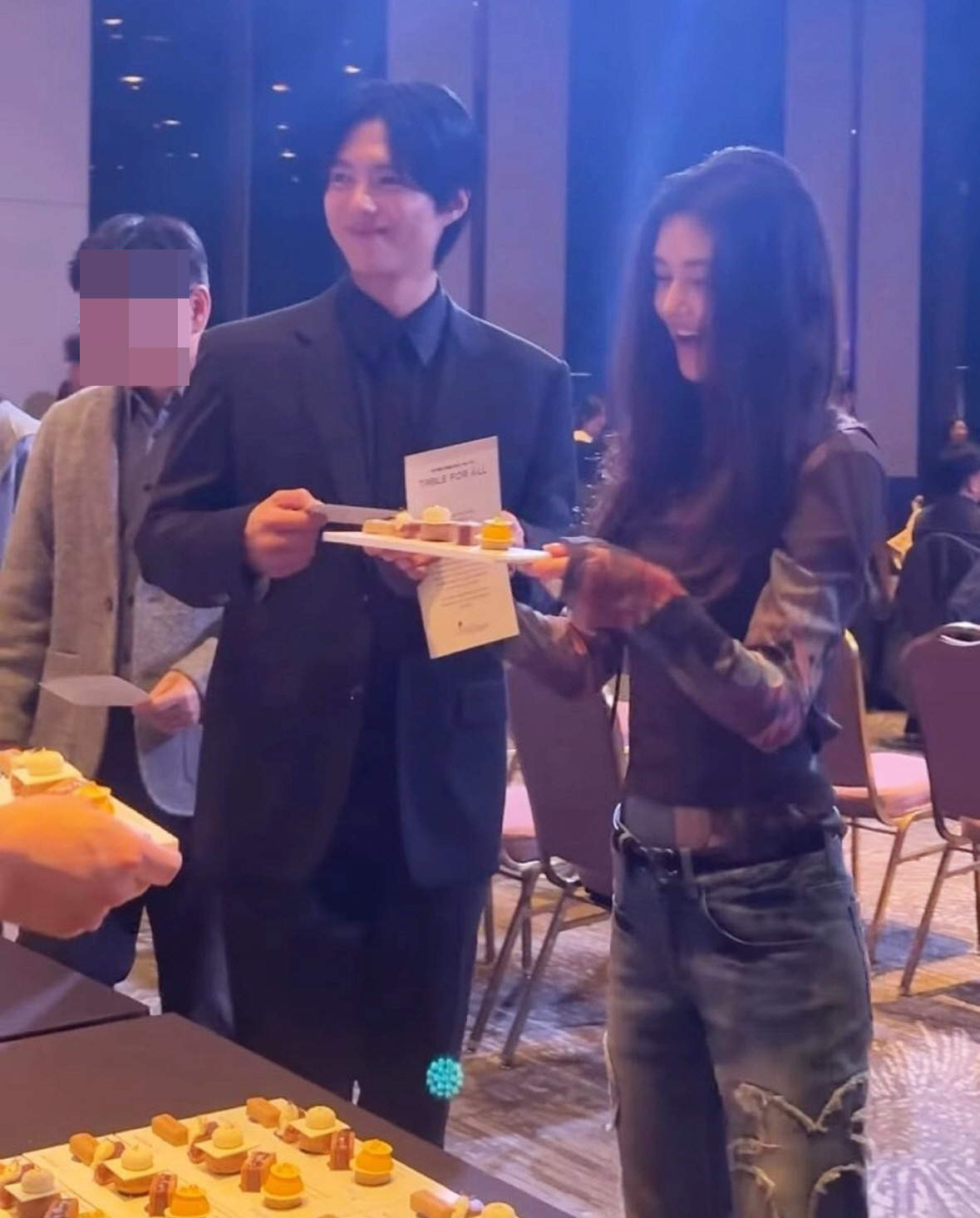 뉴진스 돌아간다더니… 다니엘, 한류 남자스타와 동행 포착[SC이슈]