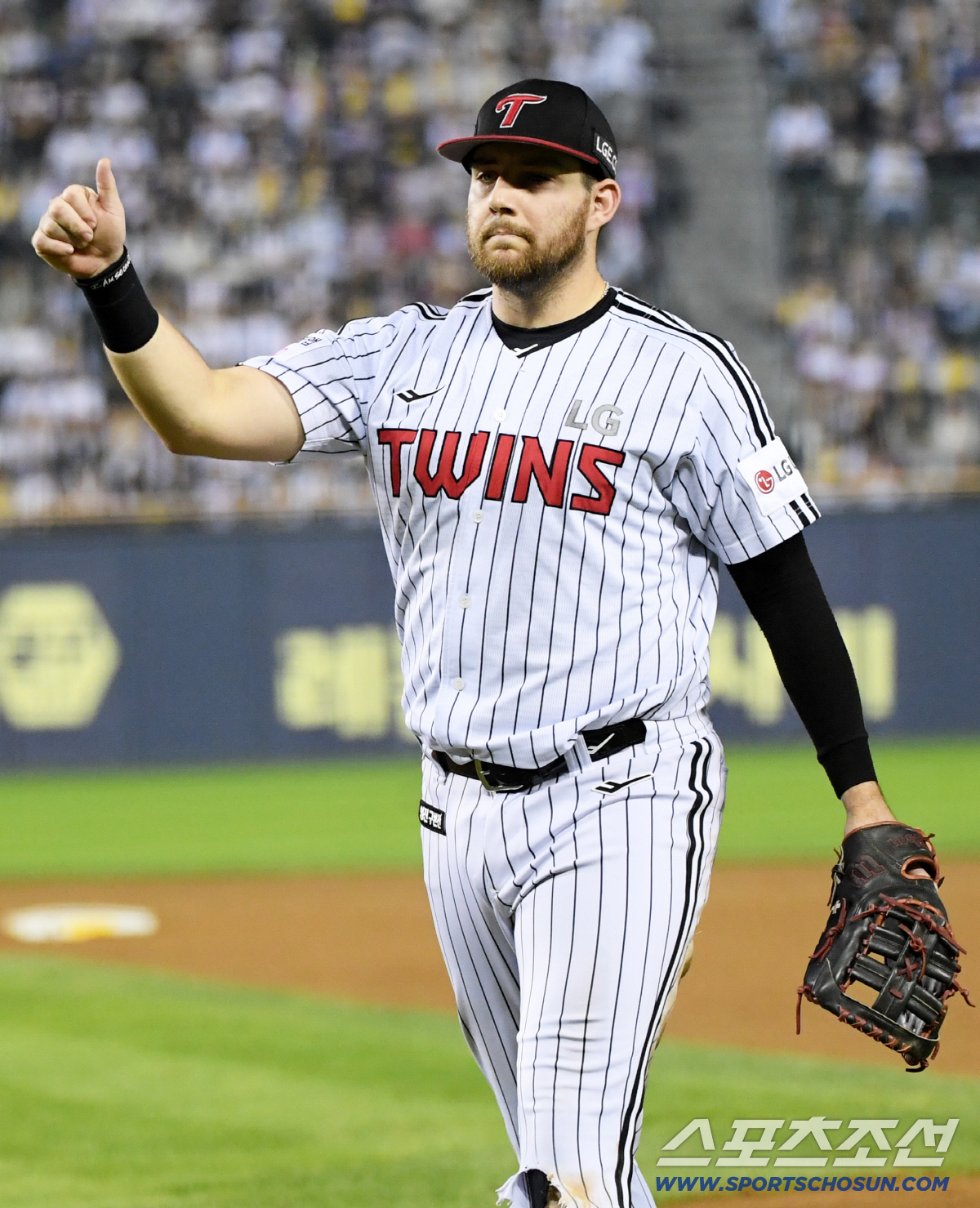 LG 우승 외인 오스틴+치리노스+톨허스트에 63억 재계약. 2026 전력…