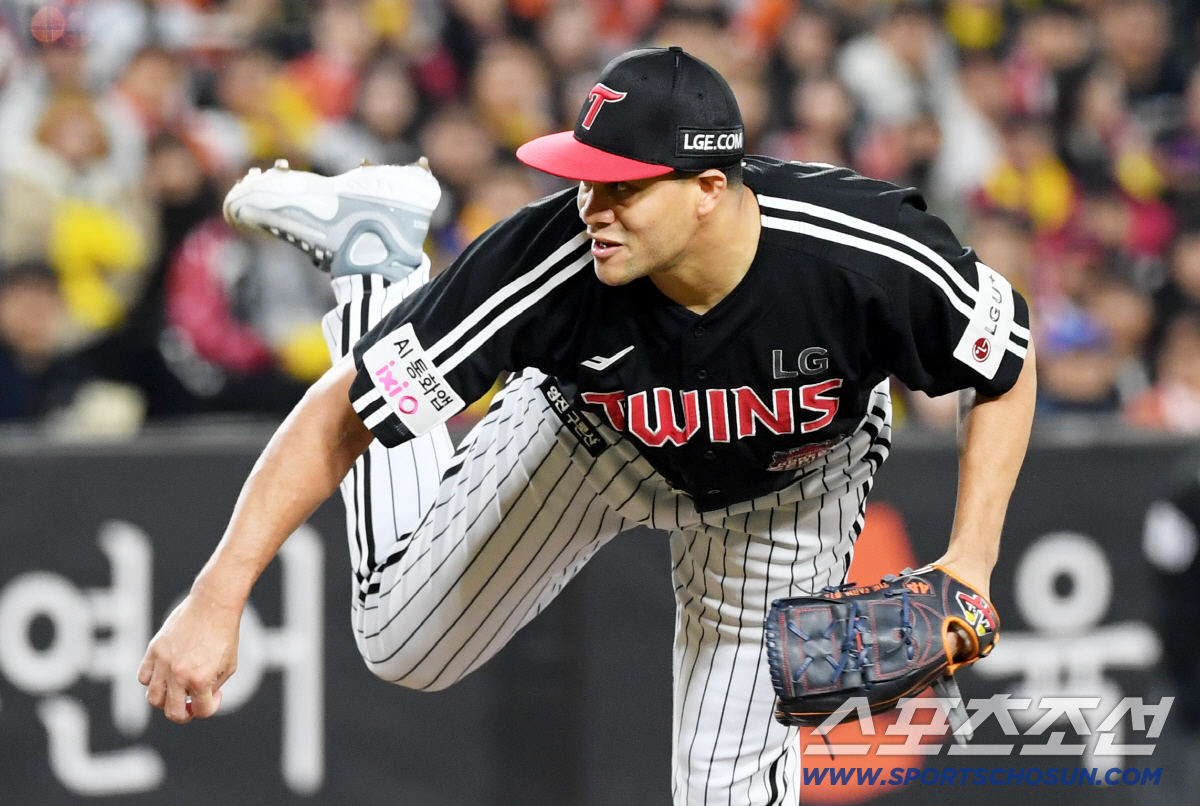 LG 우승 외인 오스틴+치리노스+톨허스트에 63억 재계약. 2026 전력…