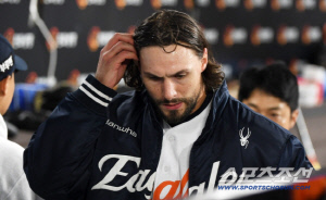 굿바이 '대전 예수', 결국 미국으로 간다…