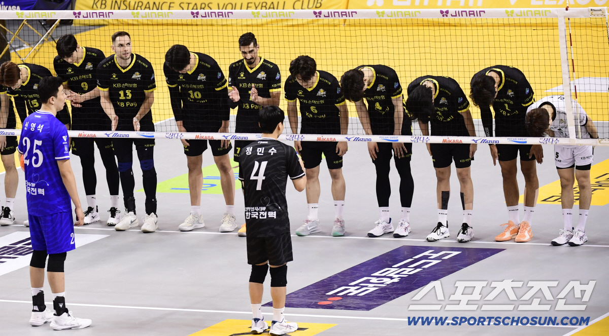 한국전력 선수가 왜 "KB손해보험 우승했으면" 외치나...눈물 없이 들을…