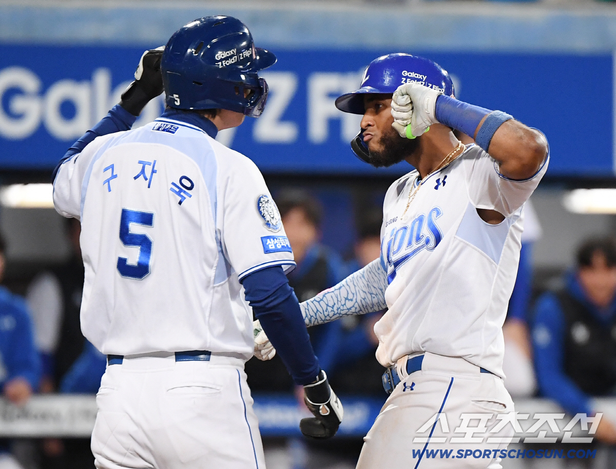 [오피셜]드디어 떴다, '2년 26억원' 최형우 삼성 컴백 공식발표..핵…