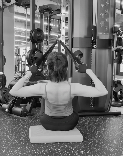 '현빈♥' 손예진, 숨겨온 '엄청난 등근육' 공개...팬들 충격 반전 몸…