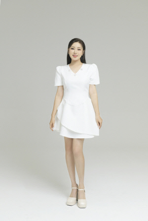 ‘10년째 대체불가’ 트롯퀸 송가인, 국악 창법·초동 기록·교과서 등재 넘어 美 공연도 접수