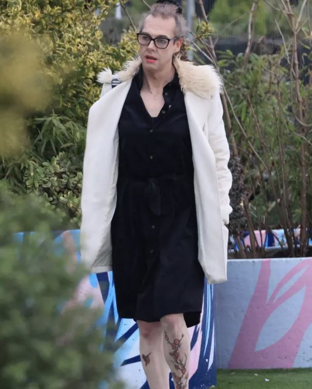 13세 소녀 성추행한 트랜스젠더, 남성 교도소 수감…"경찰이 최면에 걸렸…